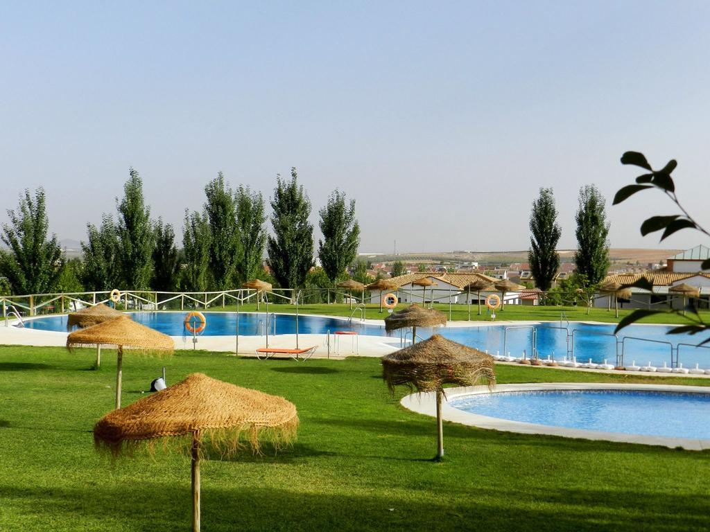 Camping La Sierrecilla Humilladero Luaran gambar